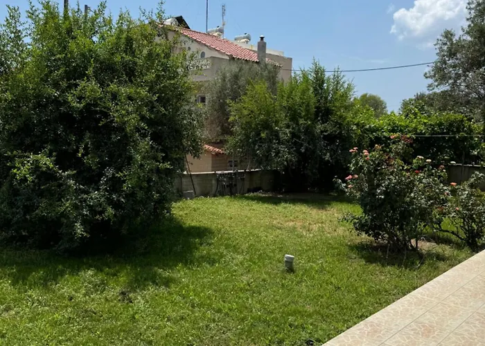 Fotis House